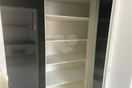 Casa à venda com 3 quartos, sendo 1 suíte, no condomínio Portal das Acacias, Indaiatuba - SP