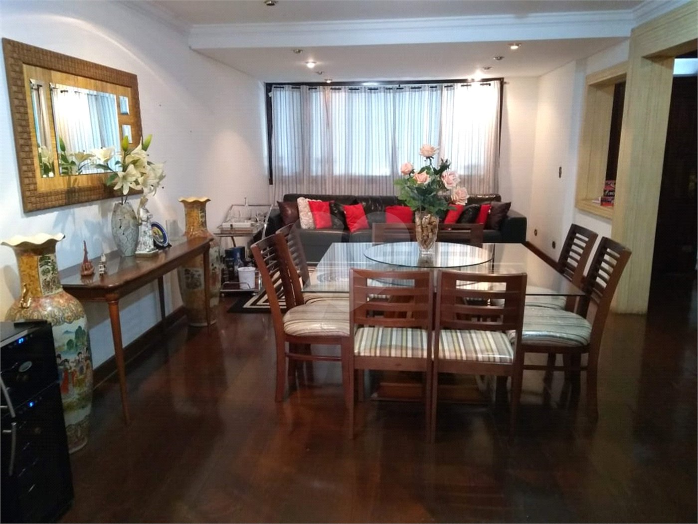 Casa à venda com 6 quartos, sendo 2 suítes,  em Jardim Leocádia, Sorocaba, SP
