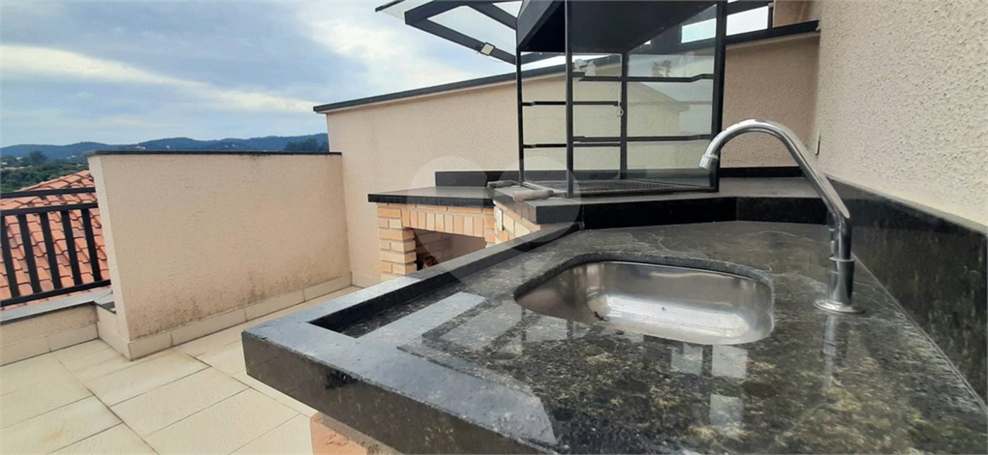 Casa à venda com 3 quartos, sendo 1 suíte, no condomínio Residencial Gran Veiga, São Paulo - SP