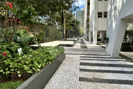 Apartamento de 105 m2, 3 dorms, 2 vagas livres em Perdizes