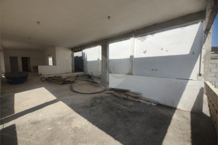 Terreno 810 metros à venda em Atibaia com projeto aprovado exclusivo de alto padrão com construção inacabada