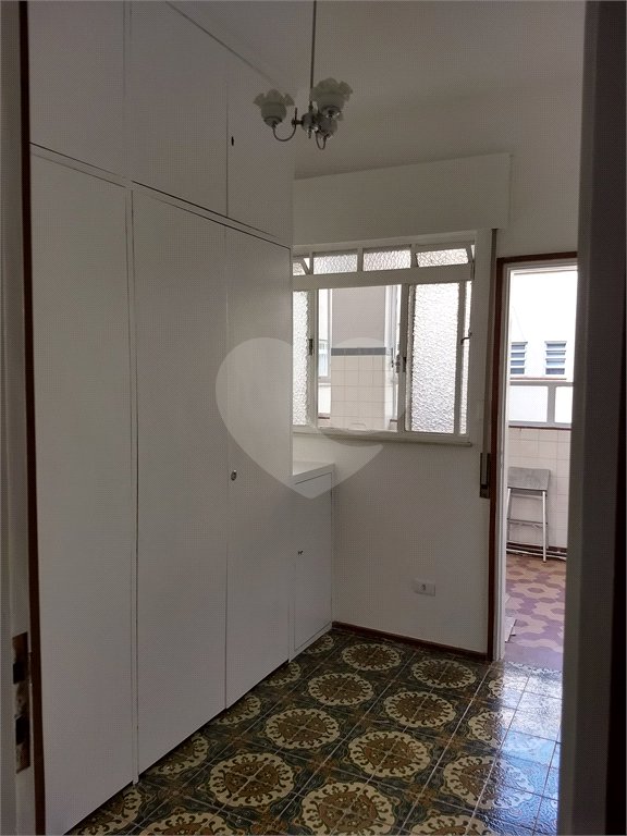 Apartamento à venda no bairro Bela Vista.