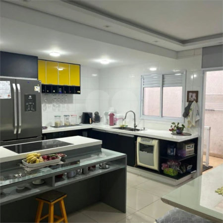 Apto a venda de 230m² no Cambuci com 3 dorms, 5 vagas, 3 suítes. Estuda permuta.