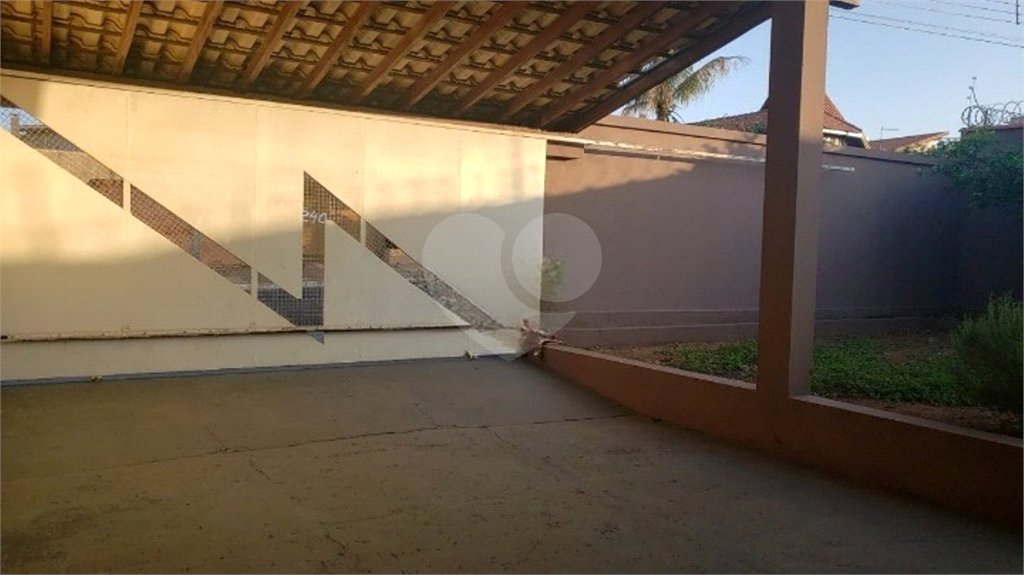 Casa com 4 Quartos para alugar - Residencial Samambaia