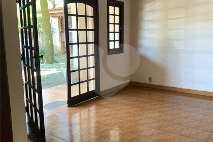 Casa à venda com 3 quartos em Horto Florestal, São Paulo, SP