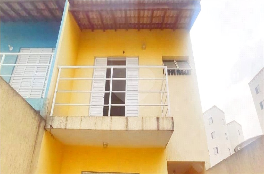 Sobrado à venda com 3 quartos, sendo 1 suíte,  em Cidade São Francisco, São Paulo, SP
