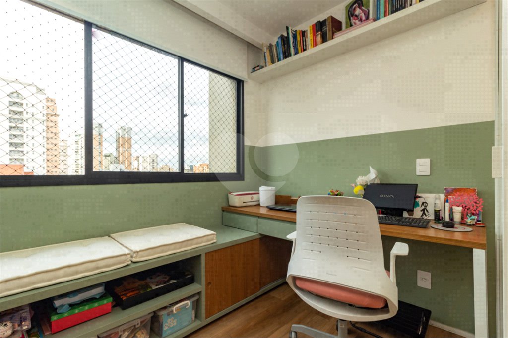 Apartamento à venda com 3 quartos, sendo 1 suíte, em Moema, São Paulo, SP