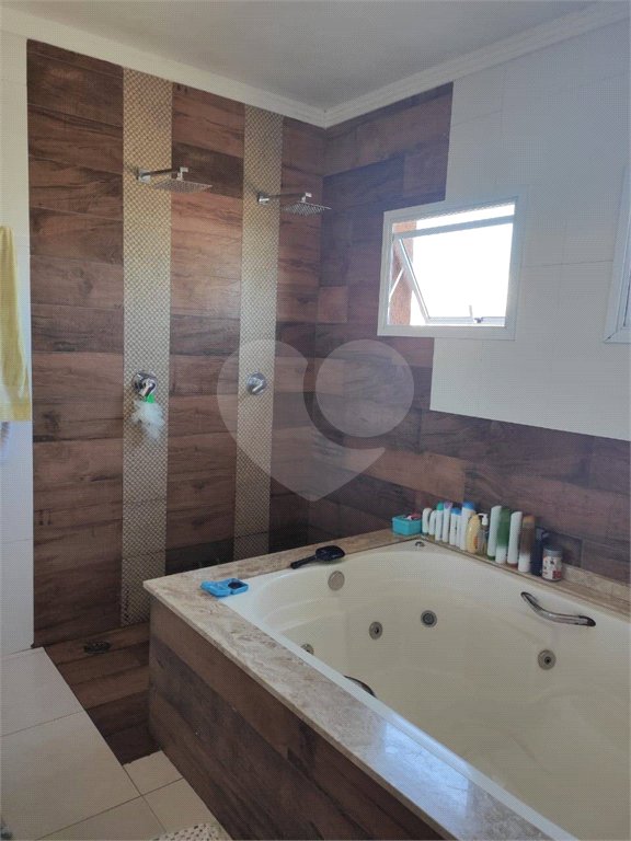 Casa à venda com 4 quartos, sendo 3 suítes,  no condomínio Aruã Brisas II, Mogi das Cruzes - SP