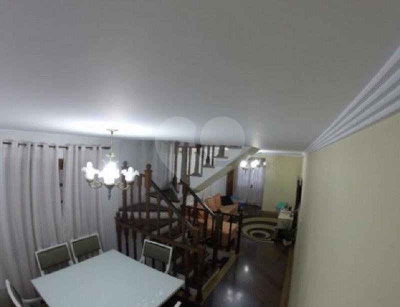 Sobrado à venda com 3 quartos, sendo 1 suíte, em Tremembé, São Paulo, SP