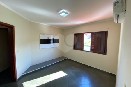Casa à venda com 3 suítes no condomínio Villaggio Capriccio, Louveira - SP