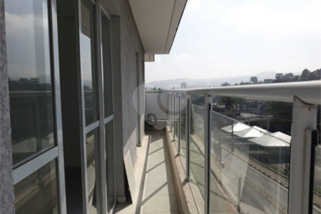 Apartamento à venda ou para alugar com 2 quartos, sendo 1 suíte,  em Vila Santa Isabel, São Roque, SP