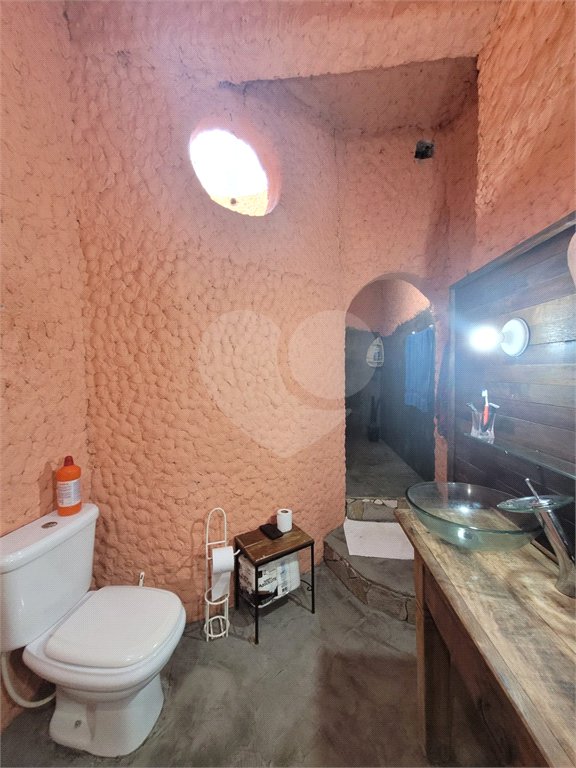 Casa à venda com 2 suítes no condomínio Associação Reserva das Hortênsias, Mairiporã - SP