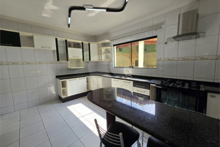 Casa para alugar com 4 quartos, sendo 3 suítes,  no condomínio Village Saint Claire, Sorocaba - SP