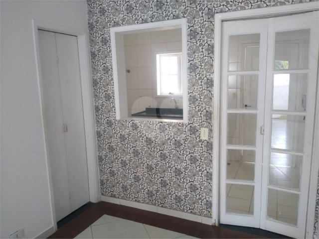Casa à venda com 2 suítes no condomínio Village Palmas, São Paulo - SP