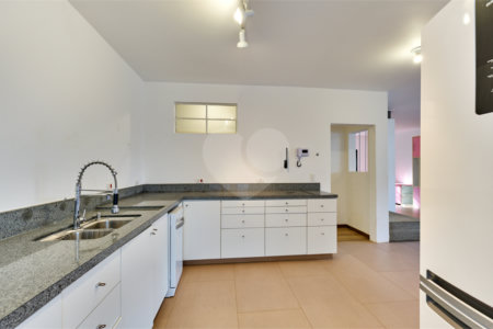 Casa para alugar com 5 quartos, sendo 3 suítes,  em Chácara Monte Alegre, São Paulo, SP