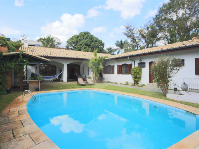 Casa Térrea à venda com 4 suítes em Interlagos, São Paulo, SP