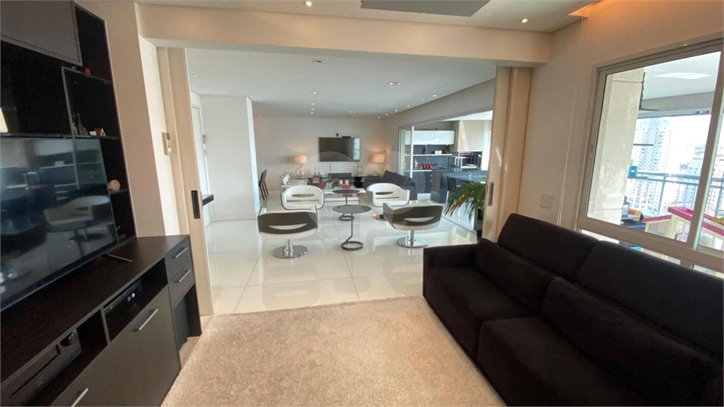 Apartamento à venda com 3 suítes em Vila Romana, São Paulo, SP