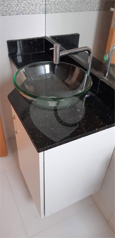 Casa à venda ou para alugar com 3 quartos, sendo 2 suítes,  no condomínio Residencial Erika, São Paulo - SP