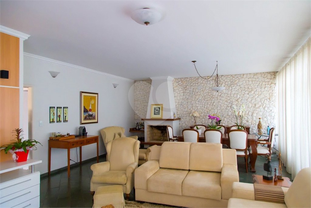 Casa à venda com 4 quartos, sendo 1 suíte, no Centro, Atibaia, SP