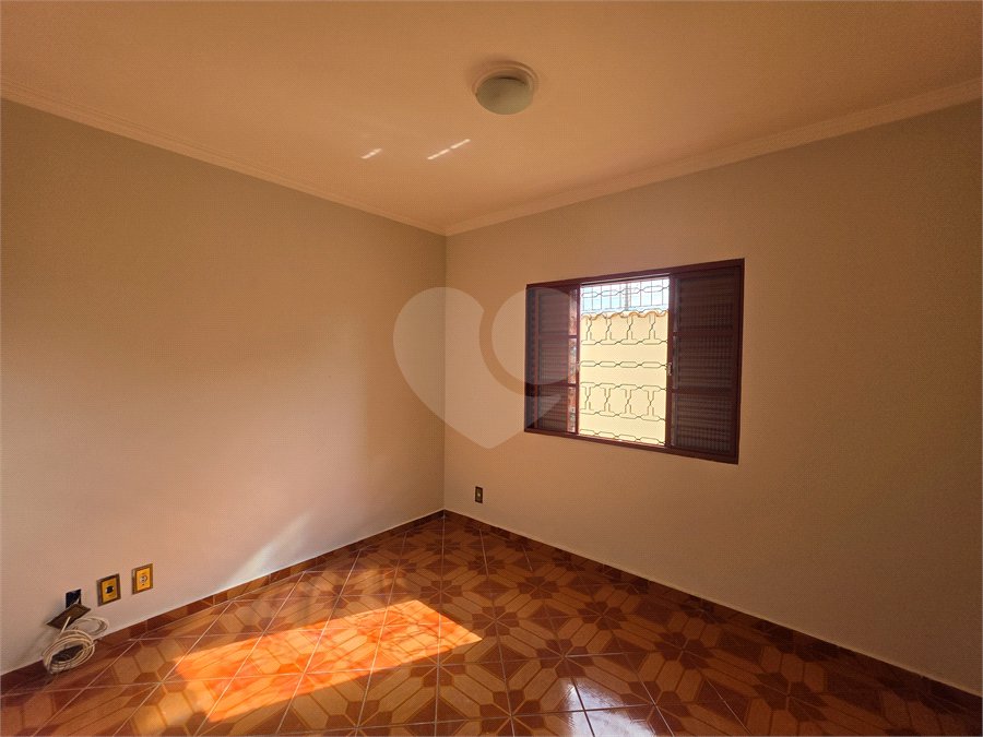 Casa à venda com 4 quartos, sendo 2 suítes,  em Vila Espírito Santo, Sorocaba, SP