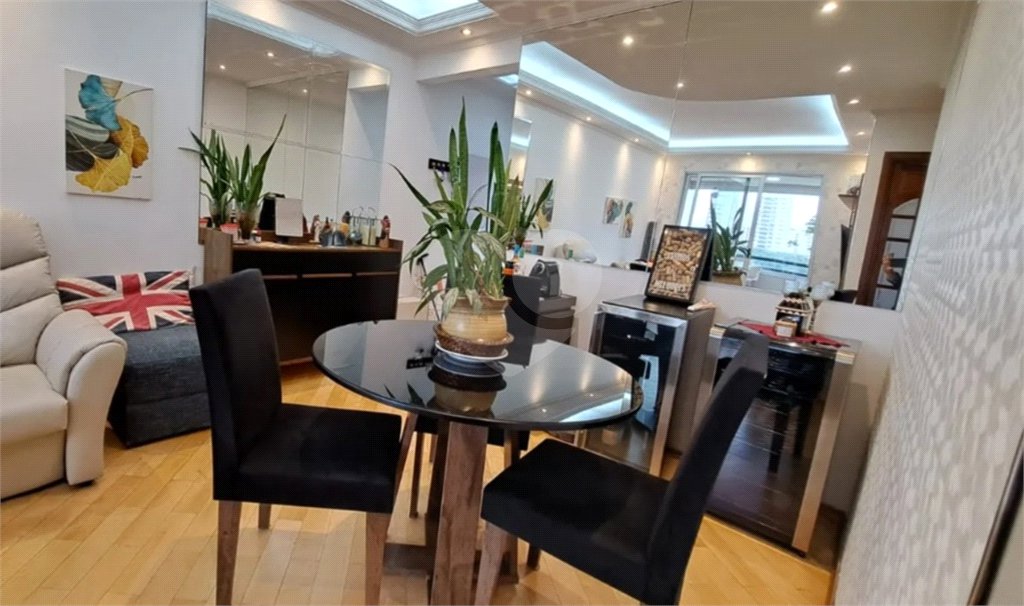 Apartamento à venda com 3 quartos, sendo 1 suíte,  em Vila Gomes Cardim, São Paulo, SP