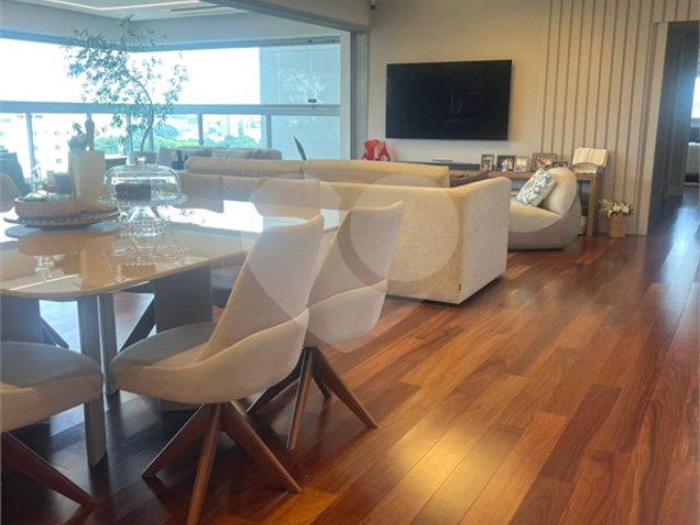 Apartamento à venda com 3 suítes em Jardim Marajoara, São Paulo, SP