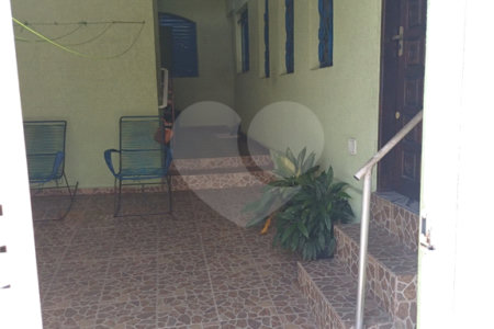 Casa à venda com 4 quartos em Vila Nivi, São Paulo, SP