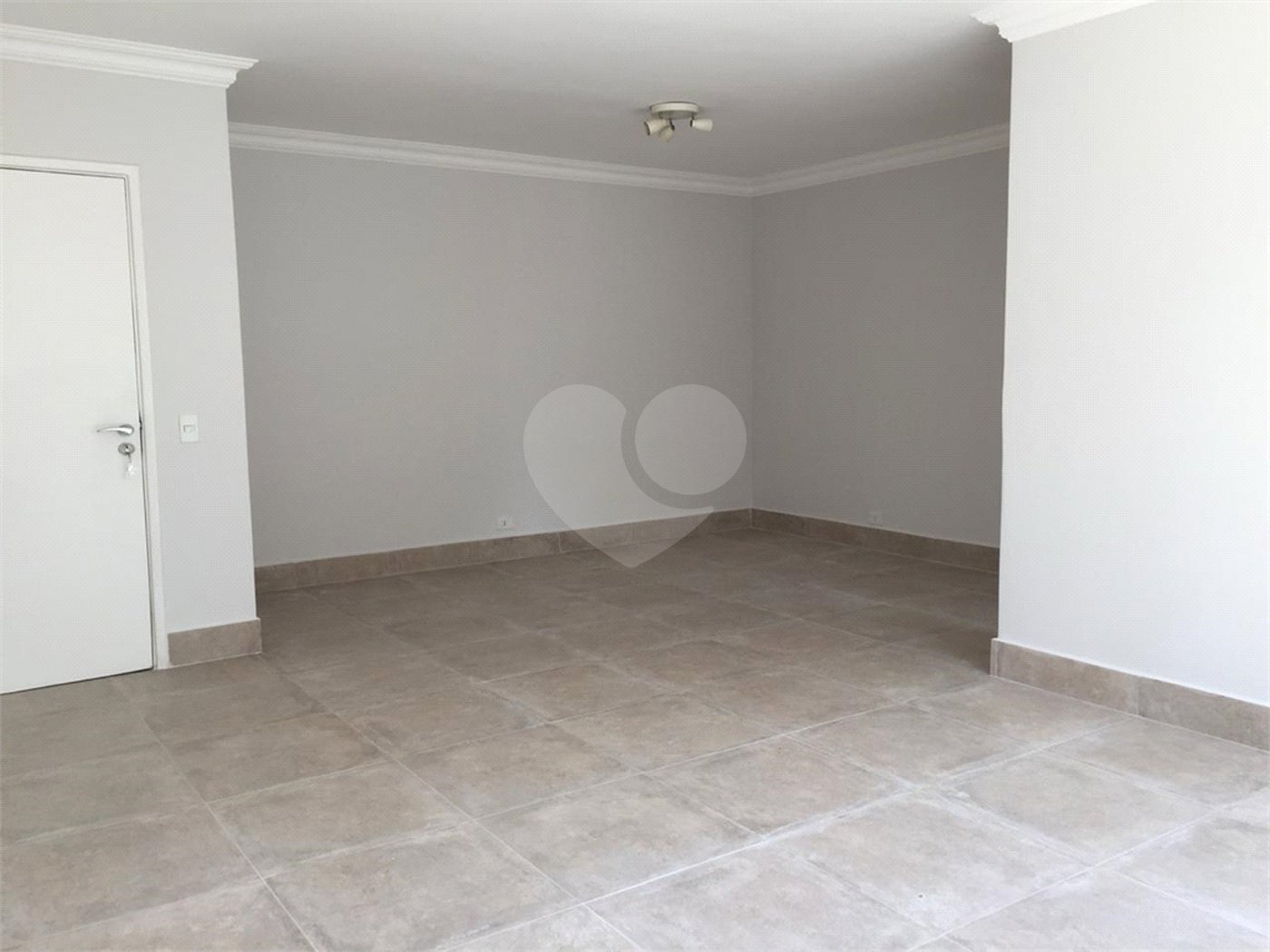 Apartamento à venda com 3 quartos, sendo 1 suíte, em Itaim Bibi, São Paulo, SP