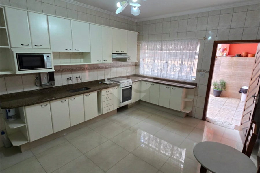 Casa à venda com 3 quartos, sendo 1 suíte, em Vila Pereira Cerca, São Paulo, SP