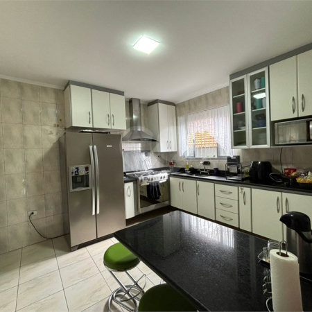 Casa à venda com 3 quartos, sendo 1 suíte,  em Vila Nivi, São Paulo, SP
