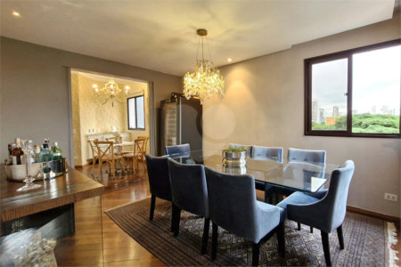Apartamento à venda com 4 suítes em Moema, São Paulo, SP