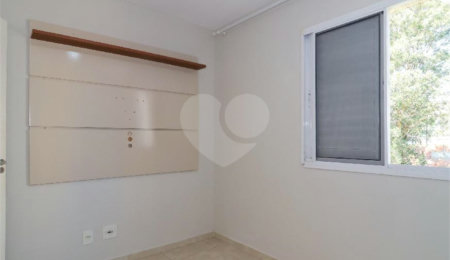 Apartamento à venda com 3 quartos, sendo 1 suíte,  em Parque Reboucas, São Paulo, SP