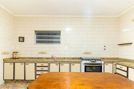Sobrado à venda com 3 quartos, sendo 1 suíte,  em Vila Gustavo, São Paulo, SP