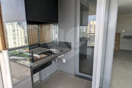 Apartamento à venda com 3 quartos, sendo 2 suítes, em Jardim das Acácias, São Paulo, SP