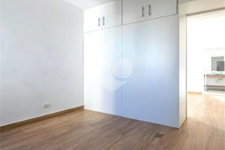 Apartamento à venda com 3 quartos, sendo 1 suíte,  em Cerqueira César, São Paulo, SP