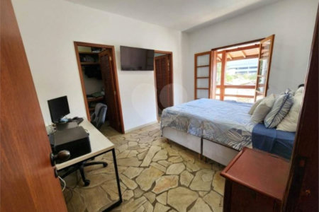 Casa à venda com 3 quartos, sendo 1 suíte, no Centro, Vinhedo, SP