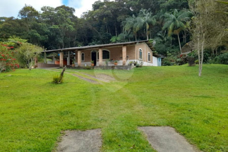 Sítio à venda com 4 quartos no Centro, Nazaré Paulista, SP