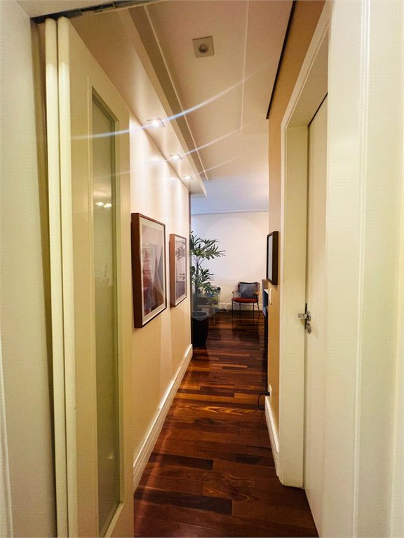 Apartamento à venda com 3 quartos, sendo 1 suíte, em Alto da Boa Vista, São Paulo, SP