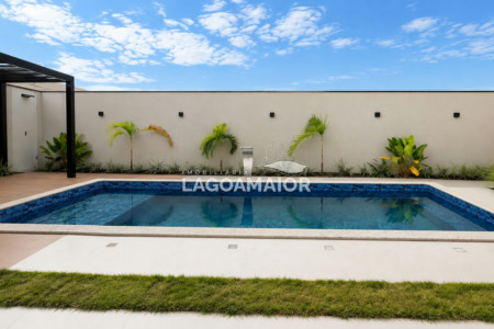 Casa à venda com 3 quartos, sendo 3 suítes, no condomínio Villa Dumont, Três Lagoas - MS
