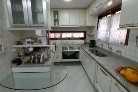 Casa de Vila à venda com 3 quartos, sendo 1 suíte, em Alto da Boa Vista, São Paulo, SP