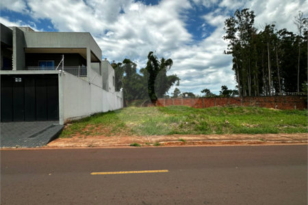 Casa à venda com 3 suítes em Vila Renô, Ponta Porã, MS
