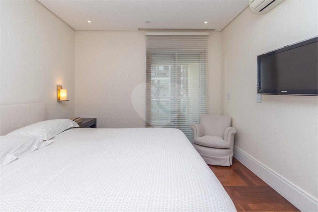 Apartamento à venda com 4 suítes em Campo Belo, São Paulo, SP