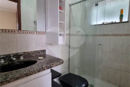 Casa à venda ou para alugar com 3 quartos, sendo 1 suíte,  em Bosque da Saúde, São Paulo, SP