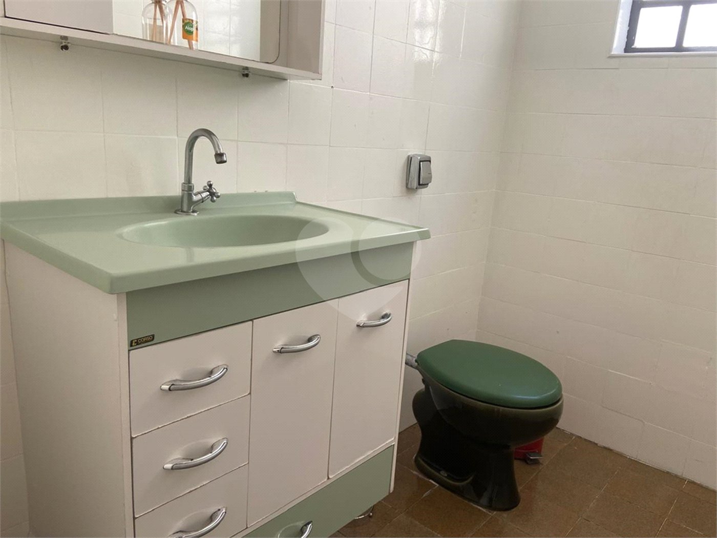 Sobrado à venda com 3 quartos, sendo 1 suíte,  em Parque Maria Domitila, São Paulo, SP