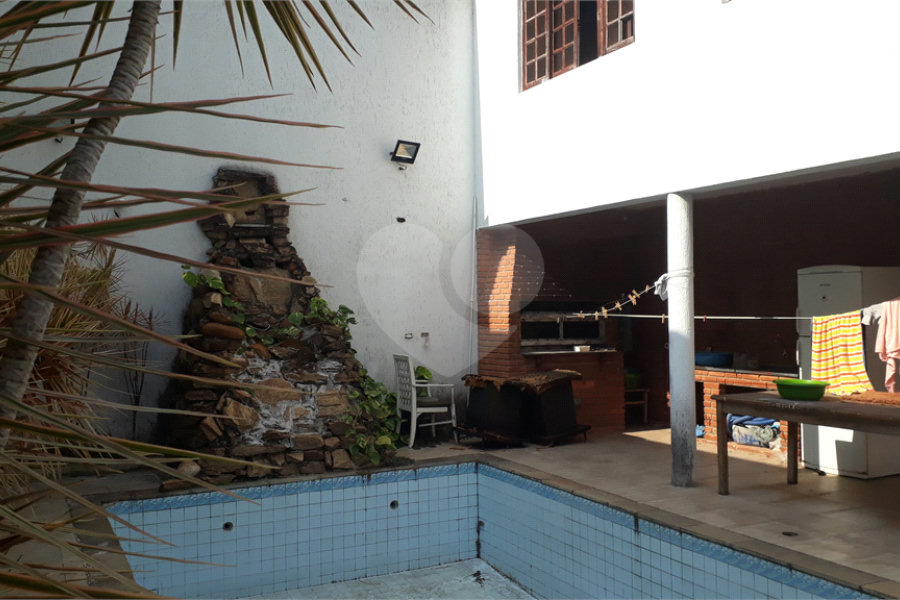 Sobrado à venda com 4 quartos, sendo 1 suíte, em Vila Nova Cachoeirinha, São Paulo, SP