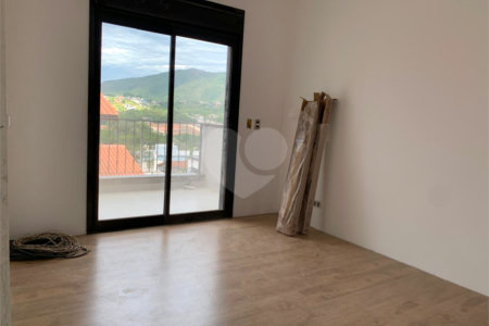 Casa à venda com 3 suítes no condomínio Residencial Celina, Atibaia - SP