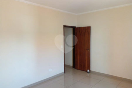 Sobrado à venda com 3 quartos, sendo 1 suíte,  em Vila América, Santo André, SP