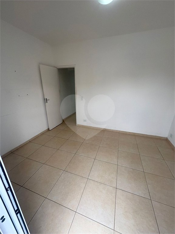 Casa à venda com 2 quartos no condomínio Carvalho Lagares, Poá - SP
