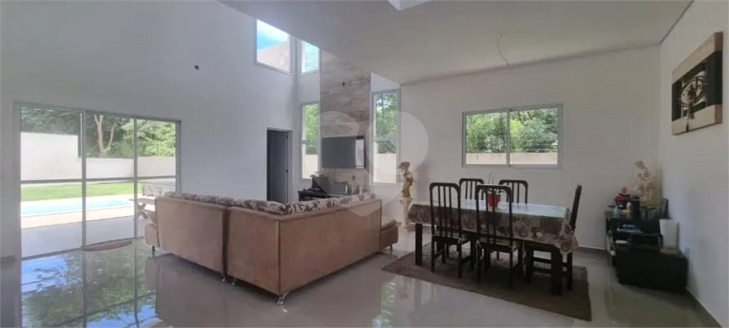 Casa à venda com 3 suítes no condomínio Villa D' Oro, Vinhedo - SP