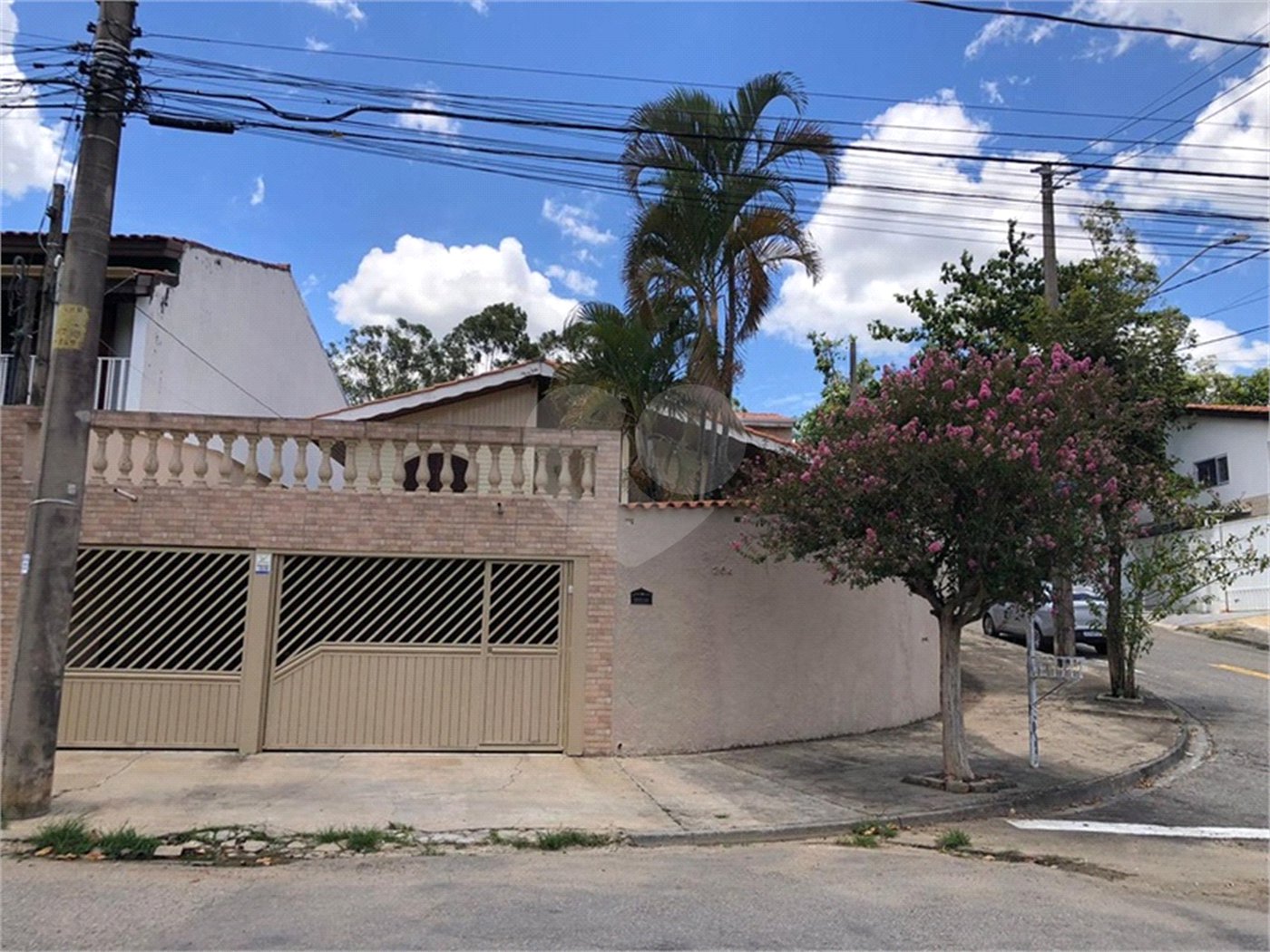 Casa à venda com 4 quartos, sendo 1 suíte, em Jardim Rosália Alcolea, Sorocaba, SP